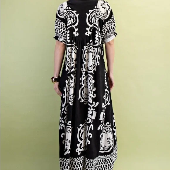 🖤🤍🖤 B/W Dress - Picture 2 of 3